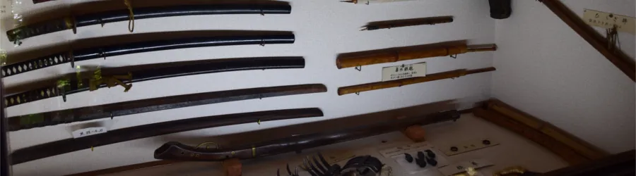 Traditionelle Waffen im Ninja-Museum in Japan